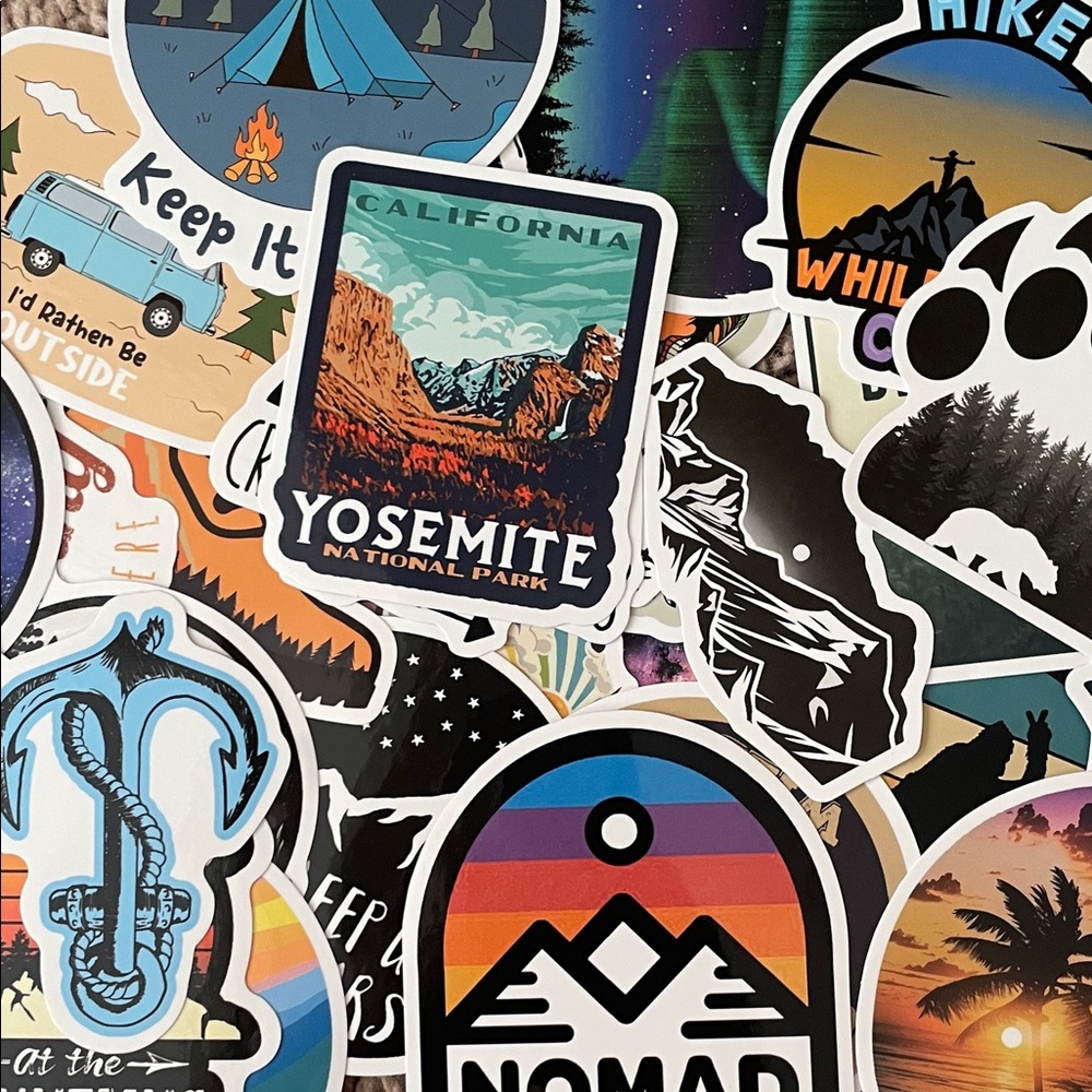 30 Travel‎ Themed Stickers